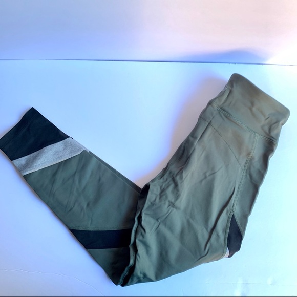 NEW CALVIN KLEIN PERFORMANCE LEGGINGS - Picture 3 of 16